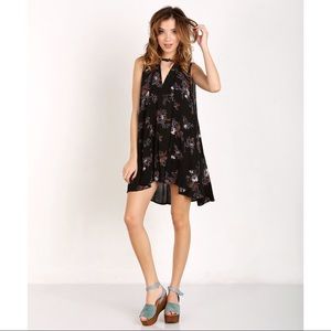🎀 3 FOR $60 • Free People • Snap Out of It Tree Swing Top